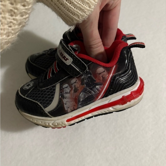 Vintage Kids Star Wars Black and Red Light Up Lightsaber Sneakers Size 5 - Picture 6 of 6